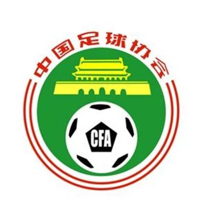 一名手持火种的下墓人，站于棺椁之上以背影现身，与之同行的伙伴则屏气凝神，仰视眼前这尊四手人身蛇尾的大巴音圣母像